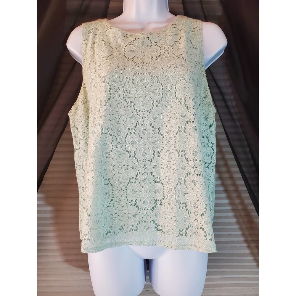 Forever 21 Size L Seafoam Green Lace Sleeveless Top